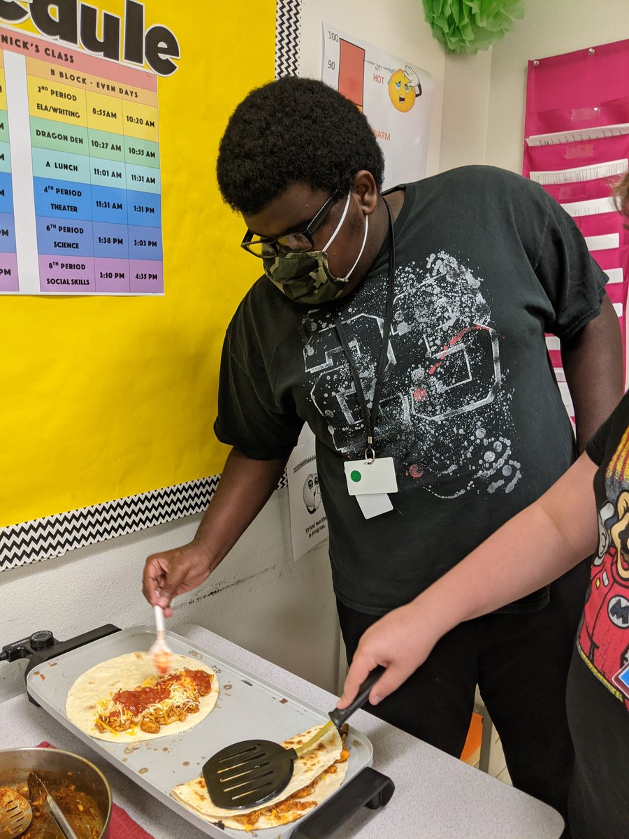 Ms.Reznick tweet media