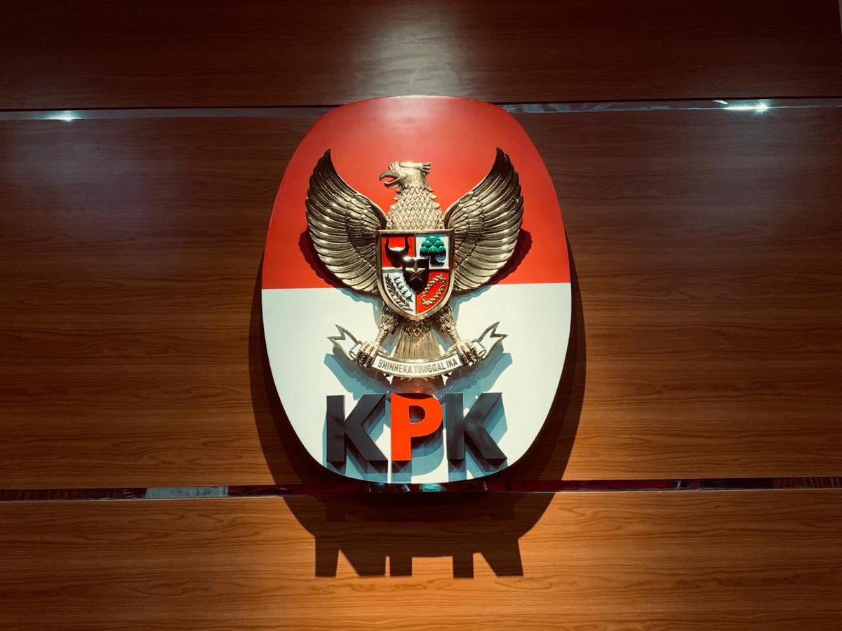 KPK_RI's tweet photo. Sesaat lagi: Konferensi Pers Penahanan Tersangka Walikota Tanjung Balai. https://t.co/GF8VER4XfA