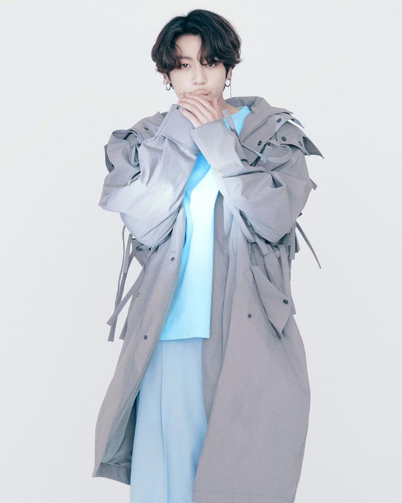 Louis Vuitton on X: #LouisVuitton is pleased to welcome @bts_bighit member  #V as new House Ambassador. #BTS  / X