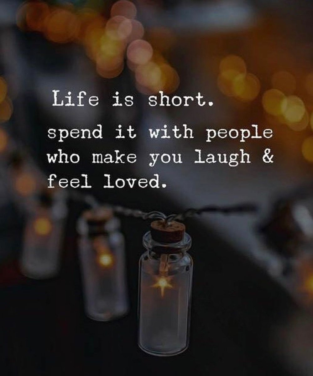 ये गिला शिकवा छोड़िए.....
हर पल खुशी के साथ बिताइए......