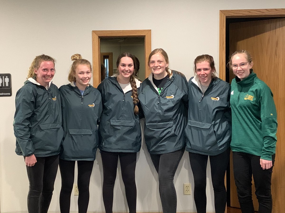 Congratulations to the Girls Golf Tram on their 2nd place finish today at home. Congratulations also to Shea Steffen who was meet medalist! #WeAreBeckmanCatholic #bchsgirlsgolf #beablazer