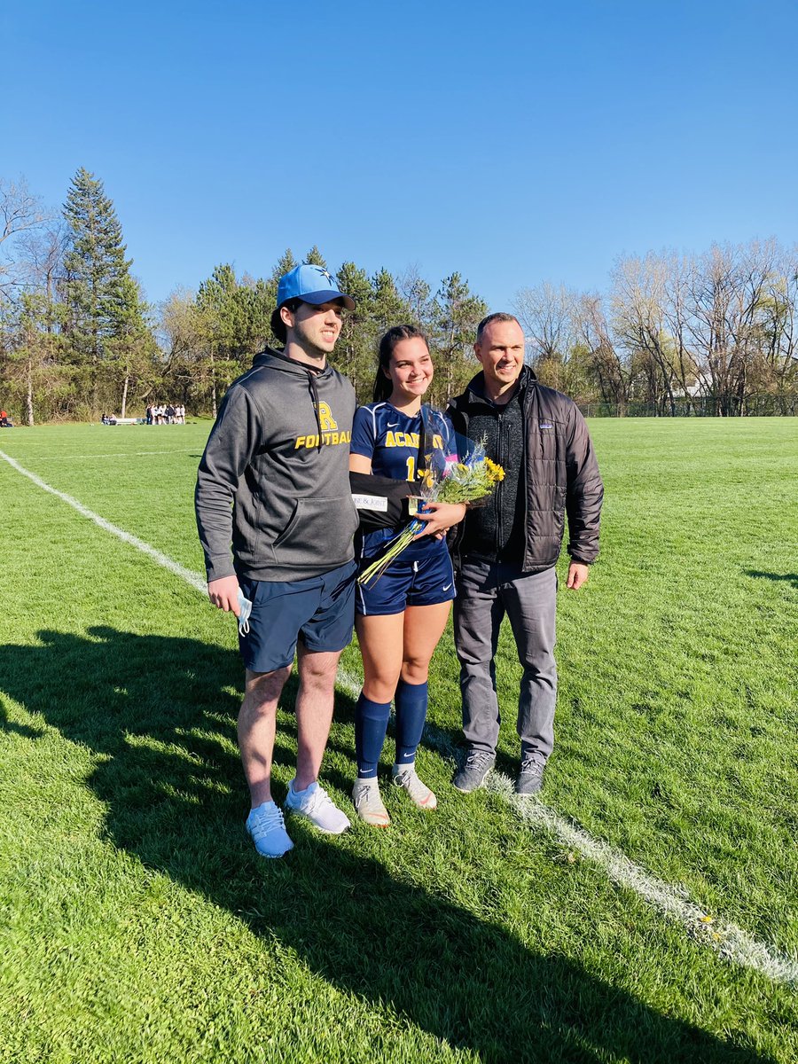 AAGAthletics's tweet photo. Congratulations to our AAG Varsity Soccer Seniors: Maddie F. ‘21, Marlee O. ‘21, Caroline B. ‘21, &amp; Bella M. ‘21! Great win over Lansingburgh on Senior Day! Best wishes next year, we will miss you! 🐻⚽️💐💙 @AAG_bearcave @albanyacademies @ColonialCouncil https://t.co/cMDqU4Pjr6