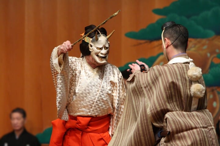 Японский театр сканворд. Театр ногаку в Японии. Театр Кабуки в Японии маски. Японский театр кибуцу. Японский театр ногаку маски.