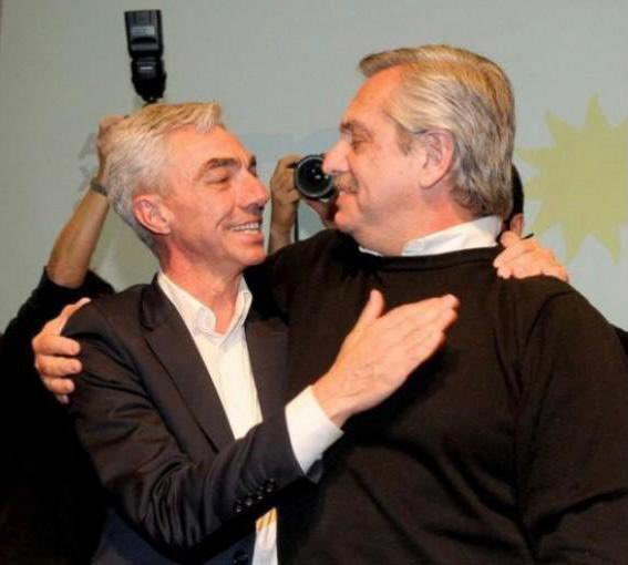 Con mucha tristeza recibí la ingrata noticia del fallecimiento de <a href="/mariomeoni/">Mario Meoni</a>, Ministro de Transporte de nuestro Gobierno.
Con él perdemos a un político cabal, incansable y honesto. Un funcionario ejemplar. 
Con sincero pesar acompaño a quienes como yo lo han querido y respetado.