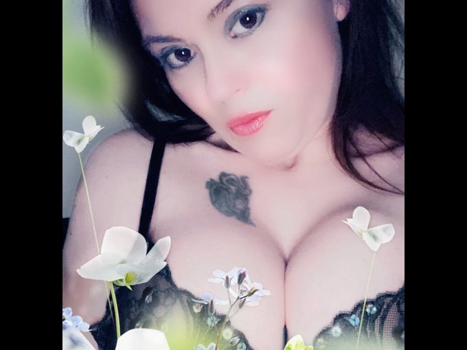 I'm online right now on skyprivate (live skype show). my private profile:  Please RT. thanks! #camgirl<a href="/tag/camgirl"class="tags"><span>#camgirl</span></a>