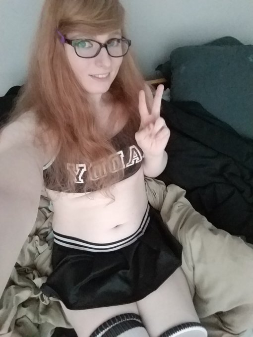 I got dressed up to cheer again pls com hlp me cheer at https://t.co/3TGsH1KD4g https://t.co/n8NqAD9<a href="/tag/atomicwedgie"class="tags"><span>#atomicwedgie</span></a>