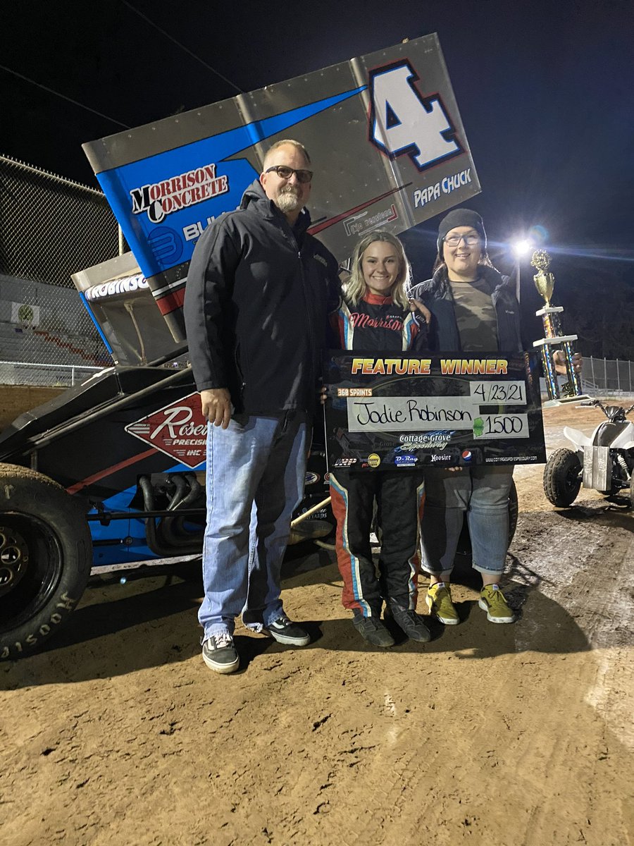 _JodieRobinson_'s tweet photo. THIS. TEAM. 🙌🏼 
Nutted up and got er done tonight! First time to Cottage Grove and man I AM A FAN! We are so happy! #Team4 https://t.co/Eezh2aX5s0