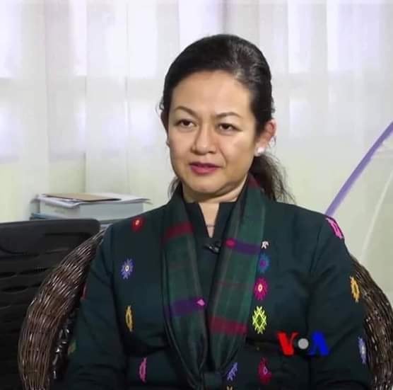 အာဏာသိမ်းစစ်ကောင်စီ လူကယ်ပြန်ဝန်ကြီး ဒေါ်သက်သက်ခိုင်ရဲ့ နေအိမ် ဧပြီလ ၂၃ ရက်နေ့ ည ၉ နာရီလောက်မှာ ဗုံးပေါက်ကွဲသံကြားခဲ့ရတယ်လို့ ရပ်ကွက်နေသူတွေက ပြောပါတယ်။
စမ်းချောင်းမြို့နယ်၊ ဓမ္မစေတီလမ်းပေါ်က ကော်ဖီဆိုက်ကယ် ဆိုင်ရှေ့က နေအိမ်မှာ ပေါက်ကွဲတဲ့အသံ အကျယ်ကြီး ကြားခဲ့ရတာလို့ ဆိုပါတယ်။