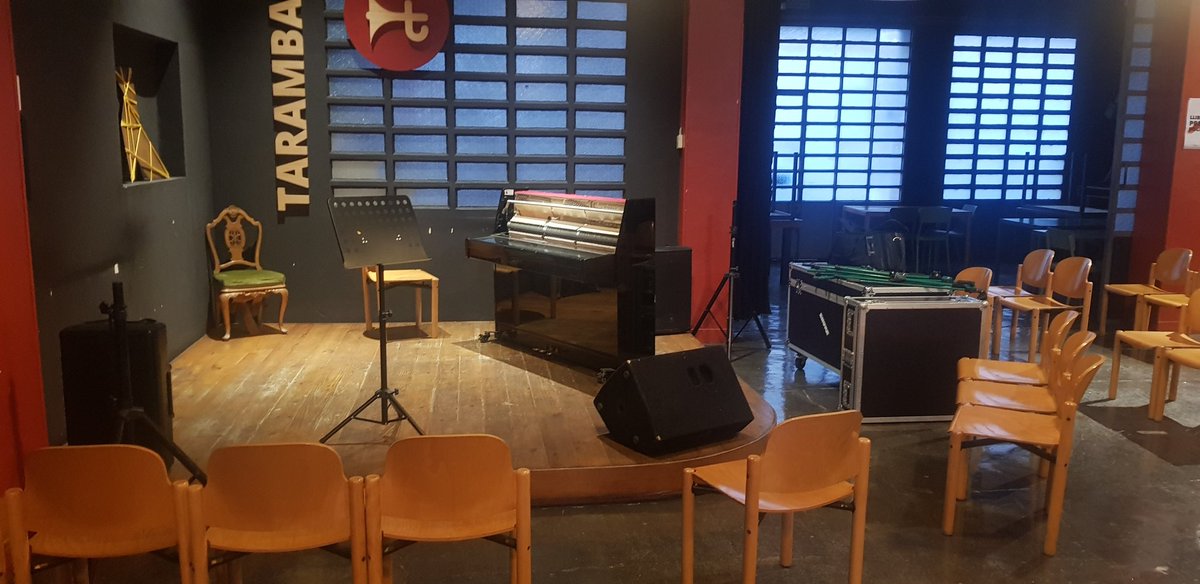 Tot a punt per rebre l'<a href="/AdriaPunti/">Adrià Puntí</a> avui a les 11h. Hem guardat algunes entrades directament a taquilla, si no heu fet reserva, encara queda algun lloc per no perdre's el (doble) concert de l'any al Tarambana. Fins ara!