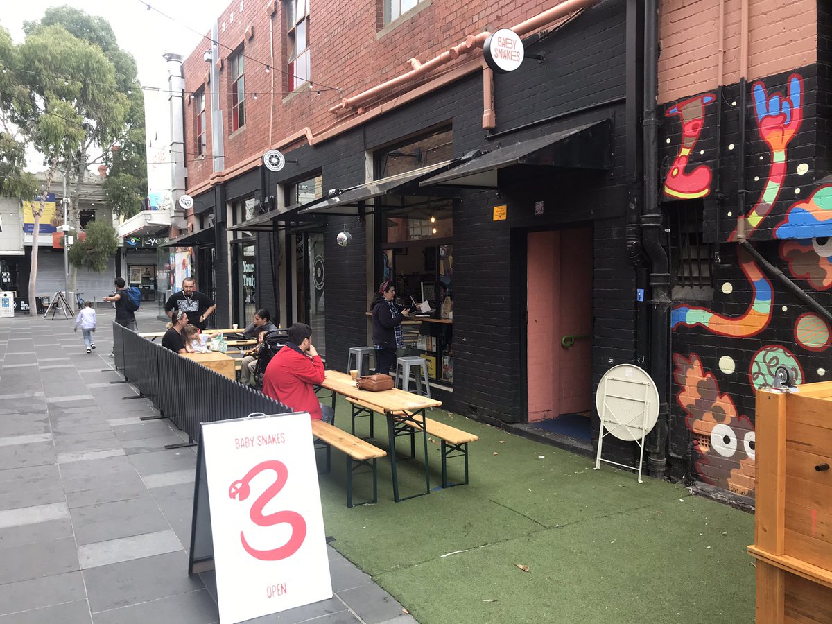 Bar crawl in  #Footscray?Here they are, heading east along  #Barkly/ #Hopkins from  #Geelong Rd.