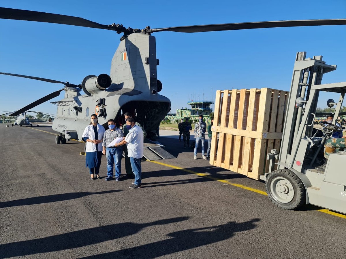 IAF_MCC's tweet photo. #IndiaFightsCorona

Air lift of Covid-19 testing machinery and equipment from Air Force Stations Chandigarh and Jammu to Leh is underway for setting up additional testing facilities in the Union Territory of Ladakh. https://t.co/KN7tmfAOIM