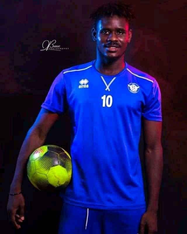 SierraSports232's tweet photo. MOTM! FC KALLON midfield maestro Saidu Fofanah (Okocha) won the man of the match award in yesterday SLPL match between FC Kallon and Port Authority FC at the Siaka Steven Stadium. 

Congratulations! 

#SIERRASPORTS https://t.co/OGpyyWwWYn