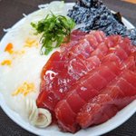 【マグロ山かけにんにく漬け丼】めんつゆとニンニクのタレが美味しすぎる。