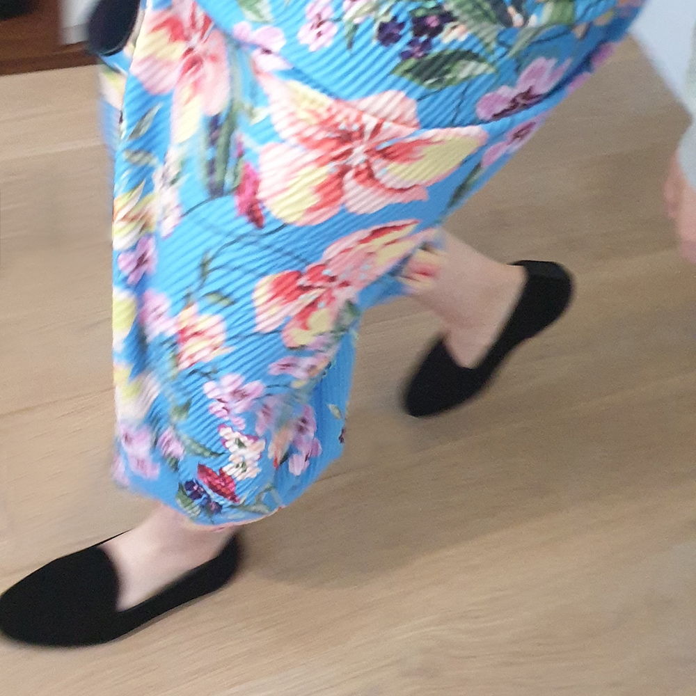 Loungers16's tweet photo. You are free when you do what you have to do, not when you do what you want https://t.co/8zKuFYA1PN #consciouswalk #loungersway #loungers #luxuryslippers #bestslippers #drivingshoes #meditation #sustainable #MadeInItaly #zerowaste https://t.co/QgU7zqzHdf