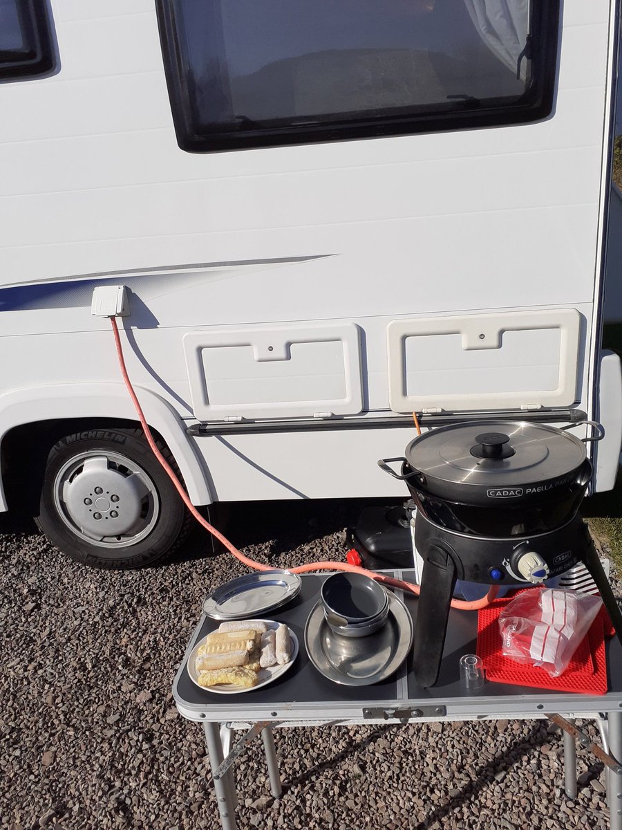 bealesteven45's tweet photo. #bbq #chillinandgrillin breakfast on our @CadacUK #Safarichef2 at @candmclub #Lakeside #Exbridge #motorhomelife #lifeontheroad weather is good #sunnyweekend 👍 https://t.co/BMknIFx4uI
