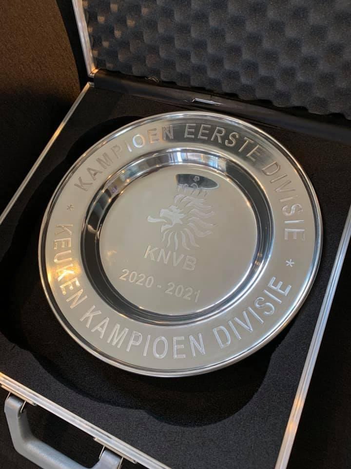 Wij zijn er trots op dat wij de kostuums van Cambuur mogen reinigen en dat deze ploeg volgend seizoen maar goed mag presteren in de eredivisie. #CambuurKomtEraan Heel goed weekend