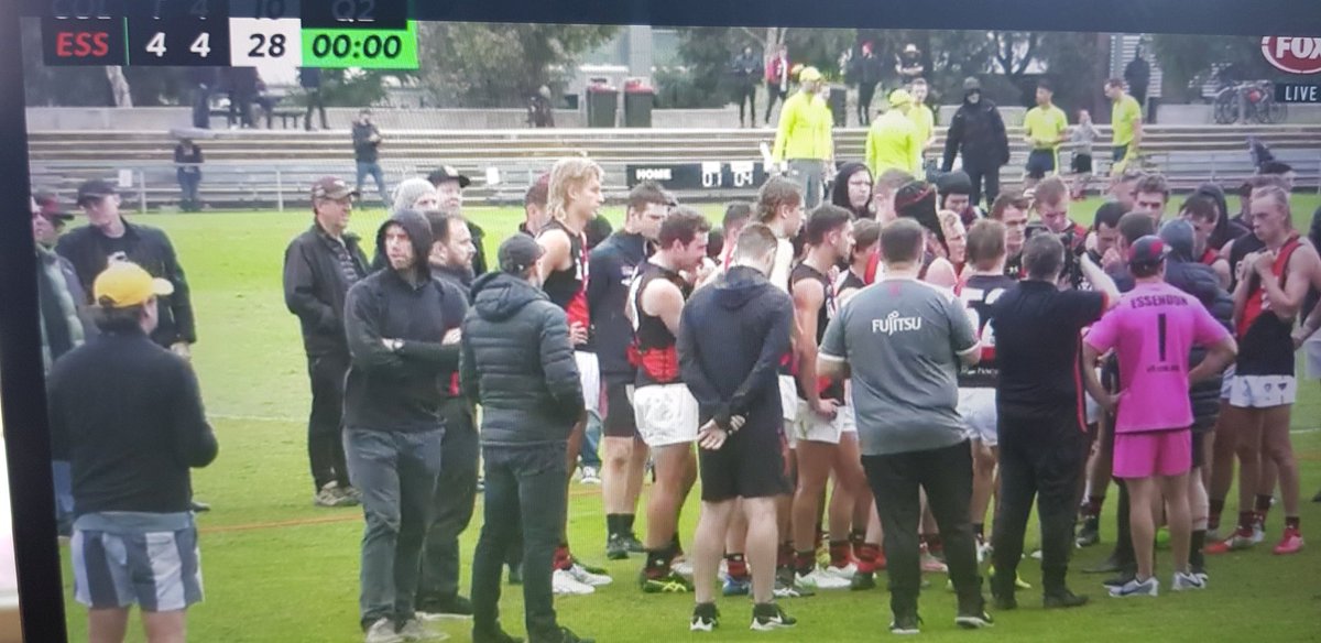 Suss looking unit here on the left in the black hood at the #vfl today <a href="/TheSashPod/">The Sash Podcast</a>