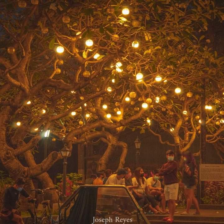 ky_acx's tweet photo. Night walks at intramuros with you. https://t.co/rlFghVSY9s