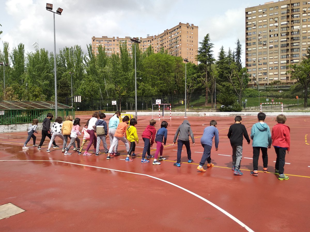 CEIPCiudadRoma's tweet photo. ¡Calentando motores en Educación Física! #ciudadderomakm @SaveChildrenEs https://t.co/xcR0VakFWu