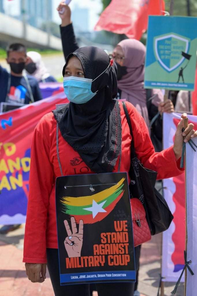 Why are ASEAN leaders silent on the killings while Asean youth stand with the Burmese people?
#whatshappeningnowinmyanmar
#IstandAgainstGenocideInMyanmar
#MilkTeaAllianceIndonesia #MilkTeaAllianceMyanmar