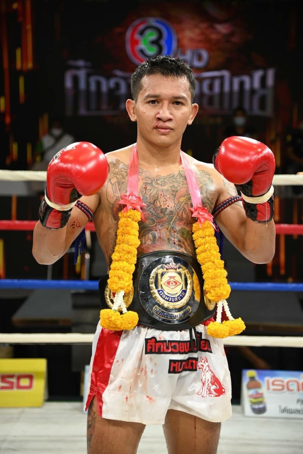 Muay Thai Chai on X: Still the Siam Omnoi Stadium Lightweight Champion,  Gingsanglek Tor.Laksong. He won by decision against Kongtoranee Sor.Sommai  in a very convincing manner. Photos posted by Suek Jao Muay