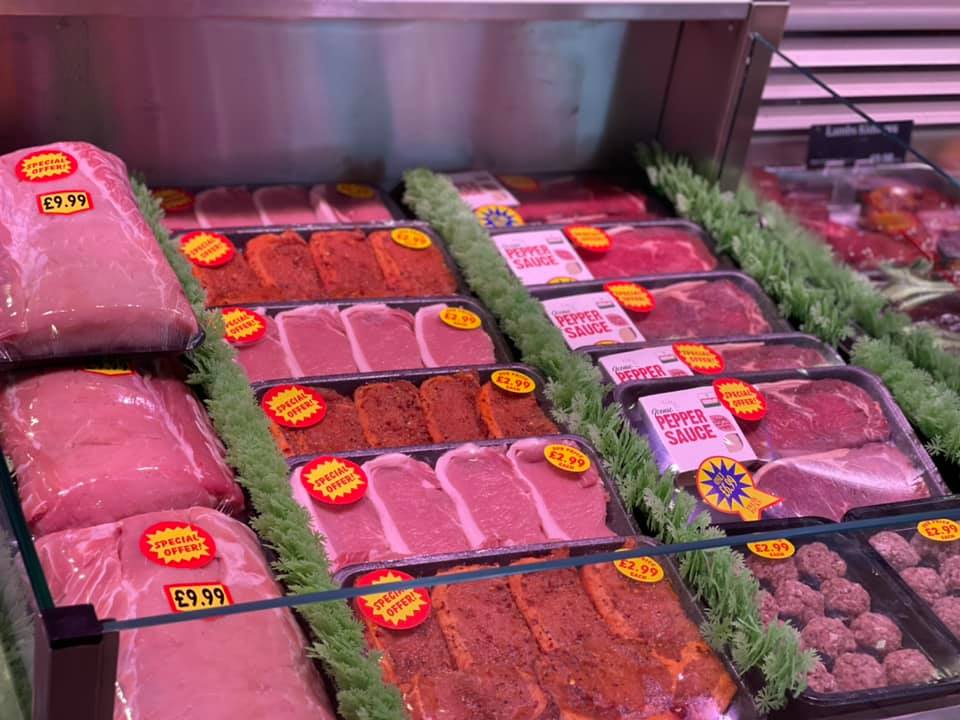 LeicesterMarket's tweet photo. Our butchers offer a wide range of fresh top-quality meats & poultry including dry-aged steaks roasting beef, T-bone, minced steak, pork steaks, belly of pork joint, chicken, marinated chicken, homemade sausages & lots more.
#butcherlife #localbutcher #bestbutcher #shoplocal https://t.co/ZLmNcQwudV