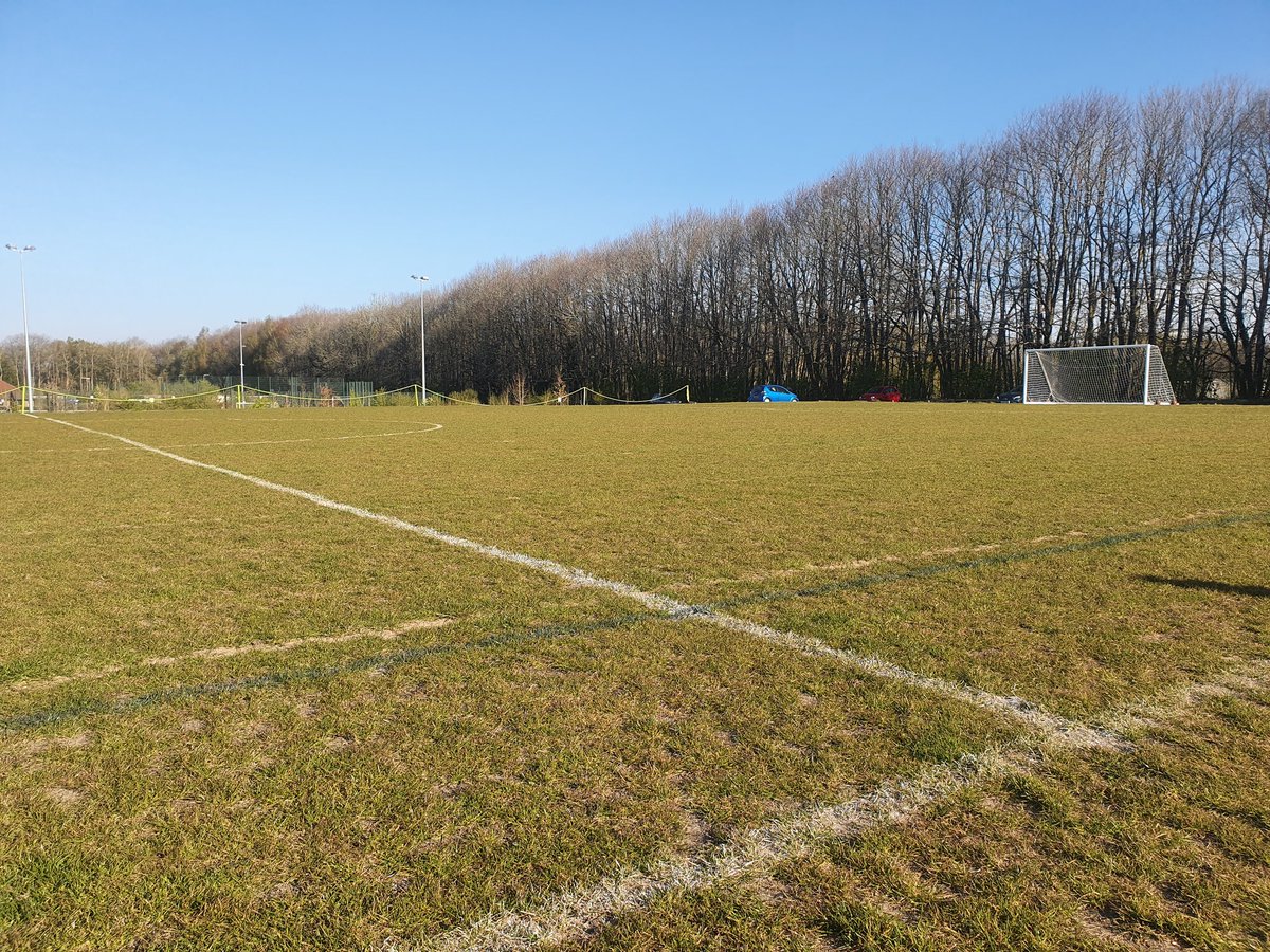 DistrictBsa's tweet photo. All set and ready to go at @KingsHillSport ⚽️⚽️⚽️⚽️⚽️ https://t.co/CXyQYzZVhK