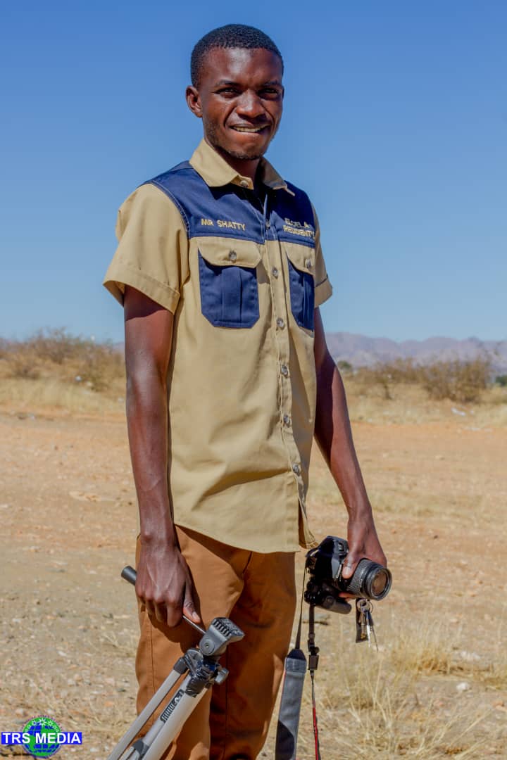 aronsy68's tweet photo. Hello Twitter fam? For the sake of God and humanity, kindly Retweet for my Hustle. I make Overalls, Bush-Shirts, Embroidery and any other order of your choice.. I'm based in Windhoek, I deliver countrywide.. My Cell no: 0813154445 WhatsApp/Offline https://t.co/6C9yf71UbA