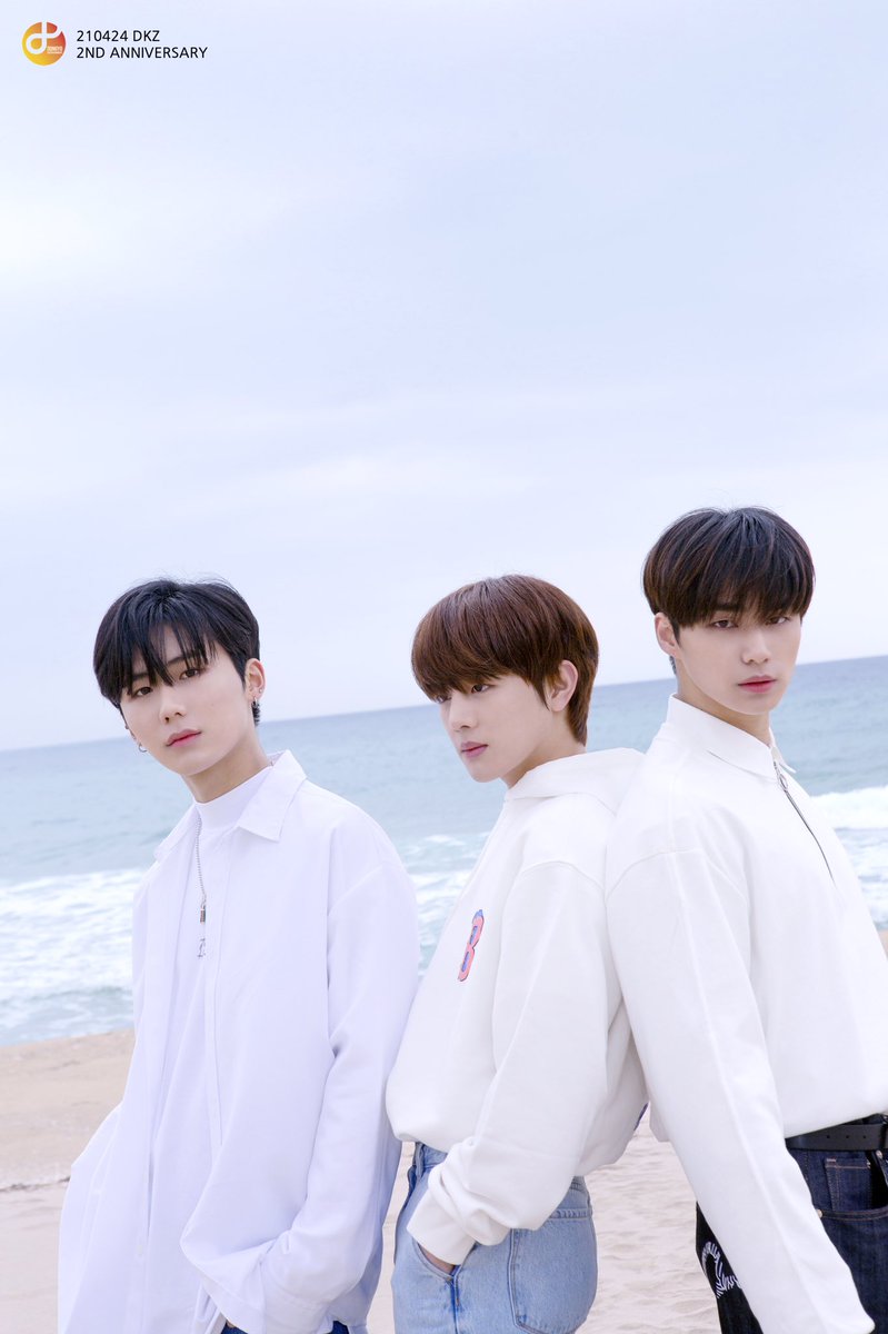 dkz_dy's tweet photo. #DONGKIZ
D-DAY🎉

#동키즈 #2주년 #0424 https://t.co/2tRTOH7MlY
