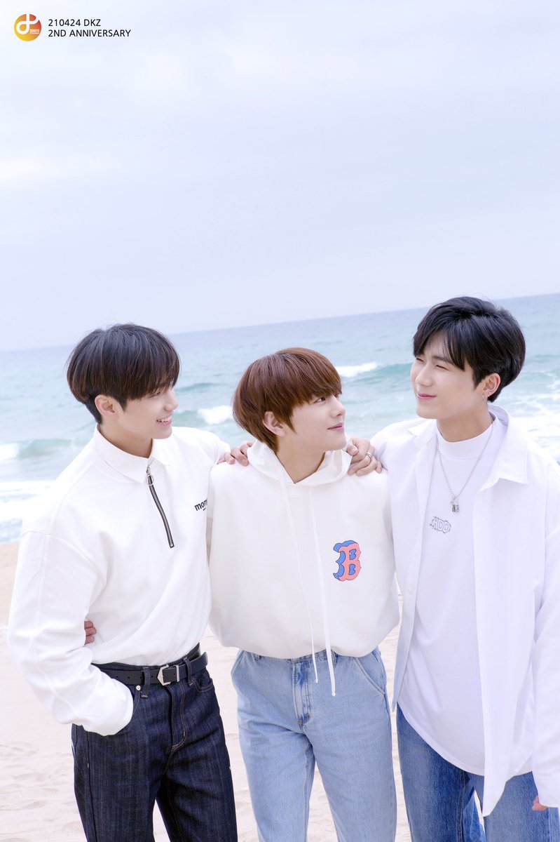 dkz_dy's tweet photo. #DONGKIZ
D-DAY🎉

#동키즈 #2주년 #0424 https://t.co/2tRTOH7MlY
