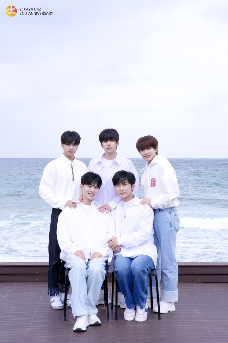 dkz_dy's tweet photo. #DONGKIZ
D-DAY🎉

#동키즈 #2주년 #0424 https://t.co/VUSNBzliUs