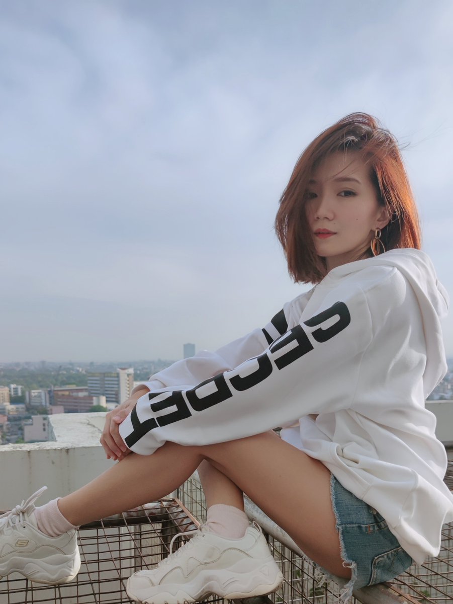 Secret_yamyamm's tweet image. Syempre bagong white pullover ni @teamsecret  fflex natin yan 😃 
#SecretShop: tse.gg/shop
