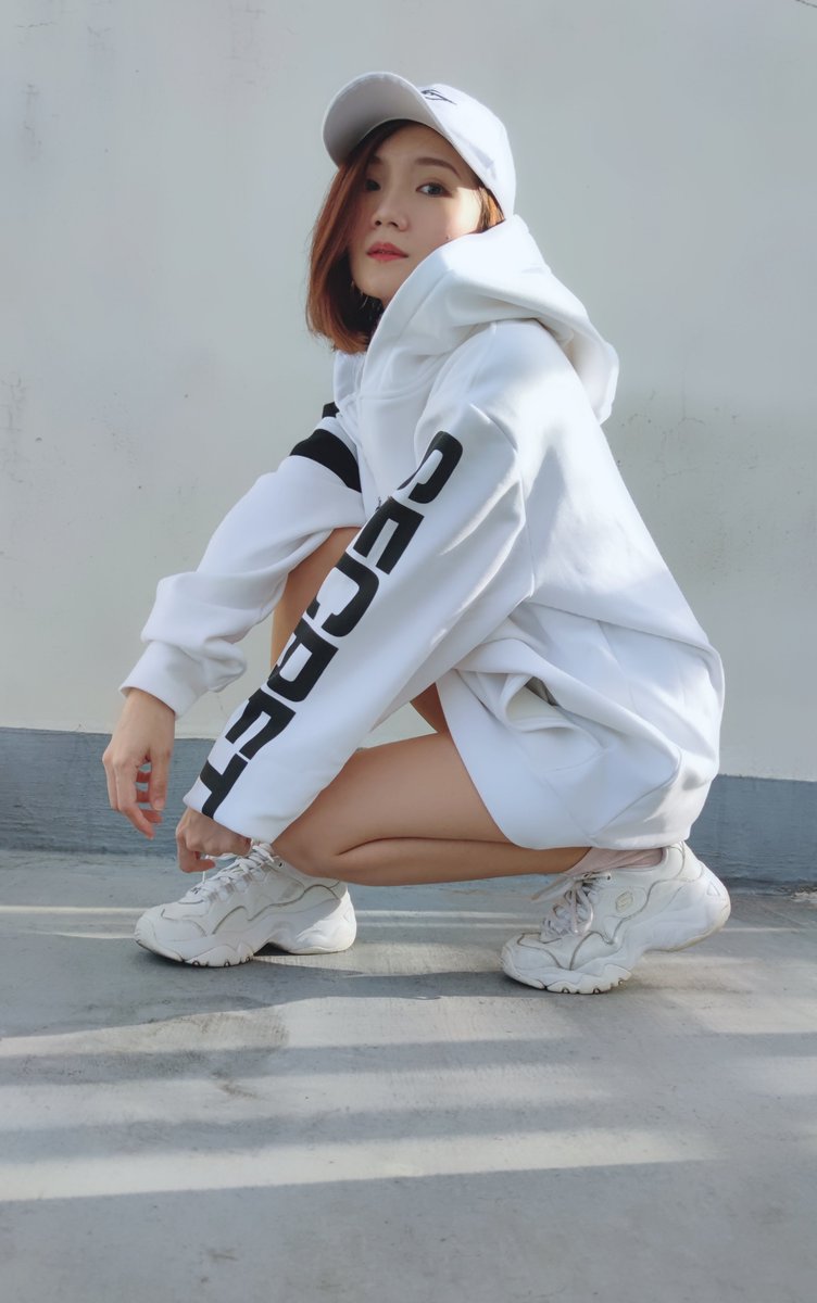 Secret_yamyamm's tweet image. Syempre bagong white pullover ni @teamsecret  fflex natin yan 😃 
#SecretShop: tse.gg/shop