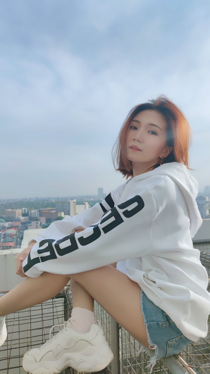 Secret_yamyamm's tweet image. Syempre bagong white pullover ni @teamsecret  fflex natin yan 😃 
#SecretShop: tse.gg/shop