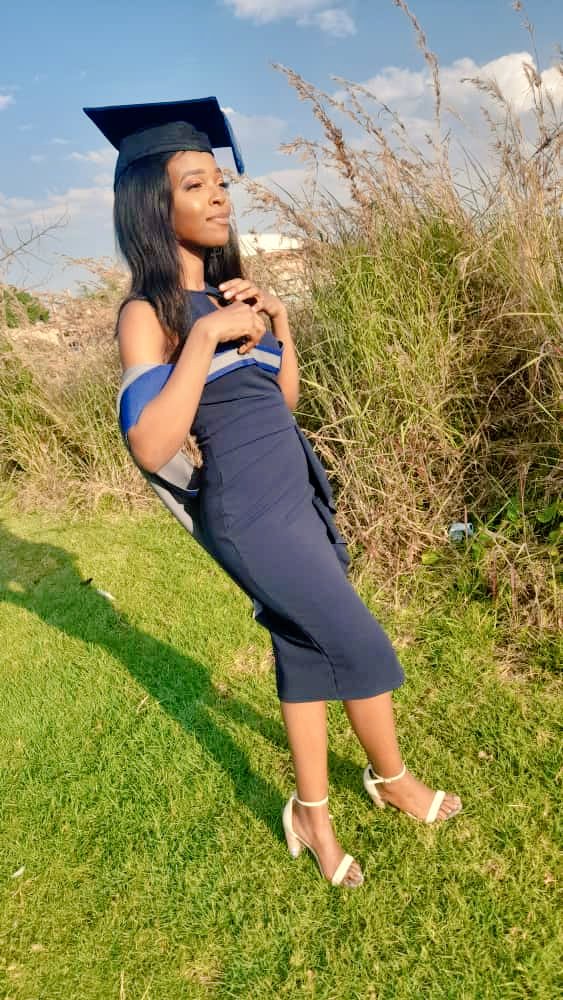 Nwa_Salani27's tweet photo. Bcom Accounting Sciences Graduate 👩🏾🎓
#TuksGraduate https://t.co/VoKW4iRDsQ