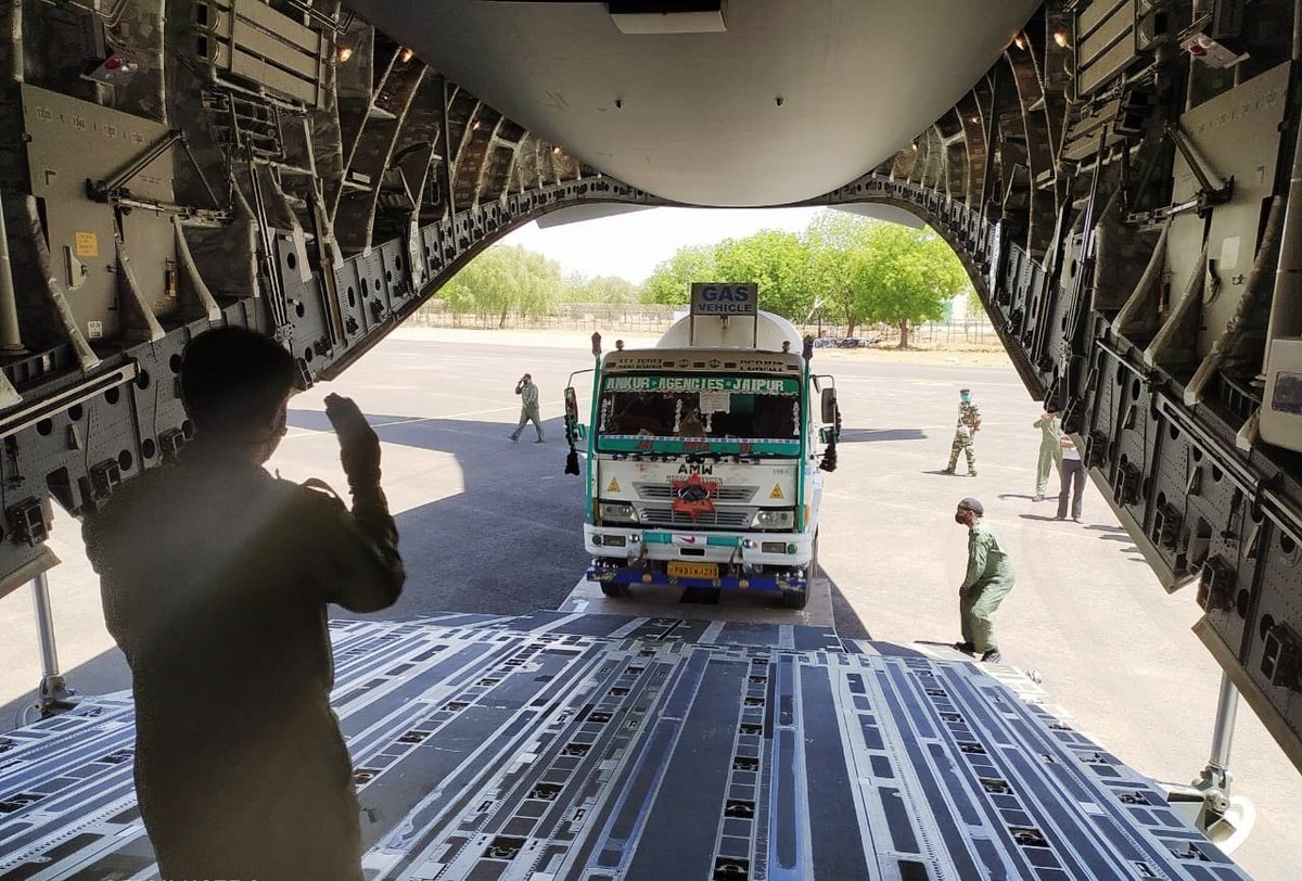 IAF_MCC's tweet photo. #IndiaFightsCorona

Air lift of empty cryogenic oxygen containers from different parts of the country is underway. After the task completion from Begumpet to Bhubaneswar &amp; Indore to Jamnagar, C-17 ac are air transporting the containers from Pune, Indore &amp; Jodhpur to Jamnagar. https://t.co/qlwc8I1IRv