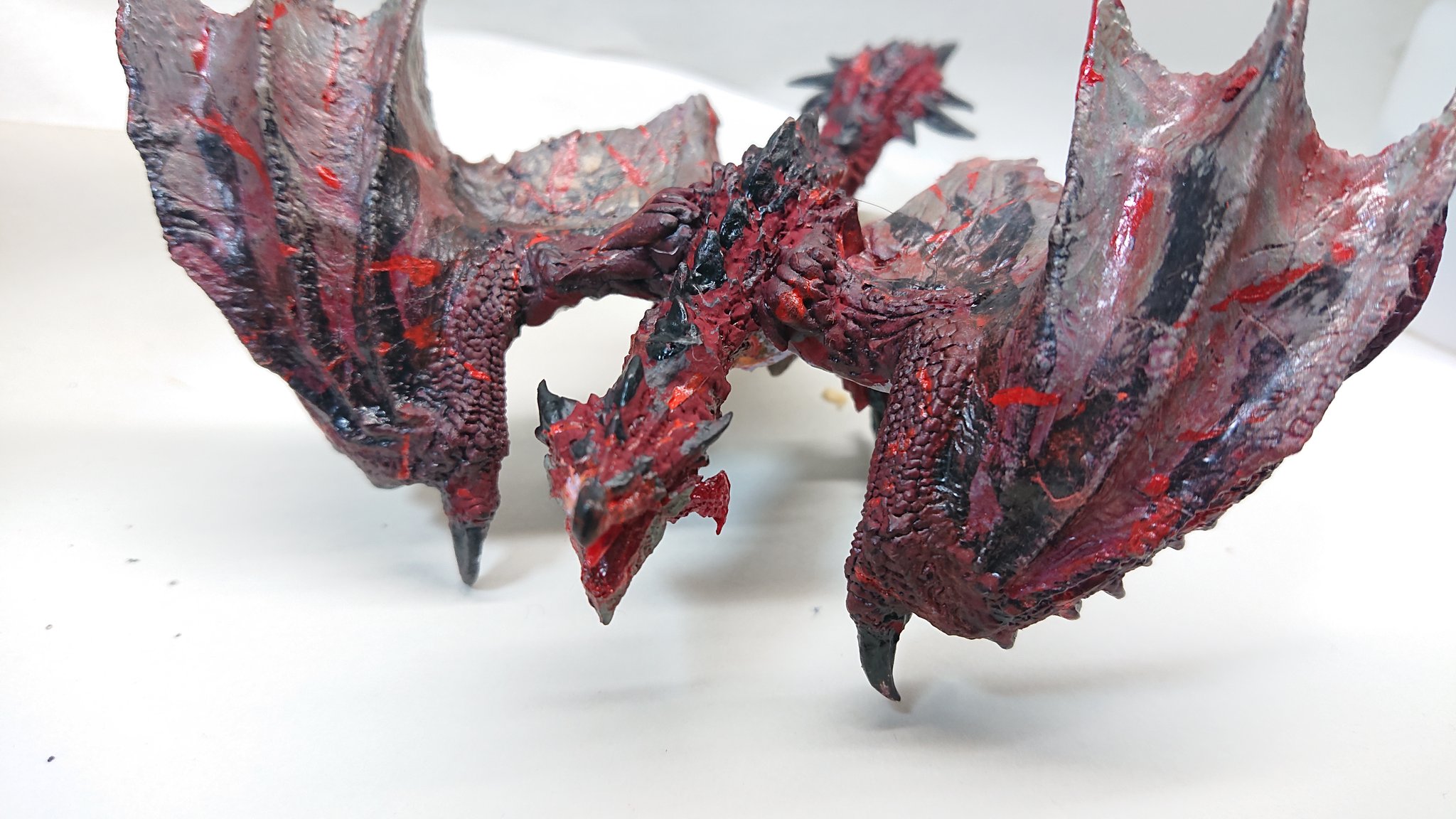 旗魚はたうお 在 Twitter 上 ヌシレウスフィギュアできました かっこいいかな 片眼がなく発光してて 胸が赤熱化してる アプデ楽しみにしてるぞ モンハン モンスターハンター モンハンライズ モンスターハンターライズ モンハンフィギュア 改造フィギュア