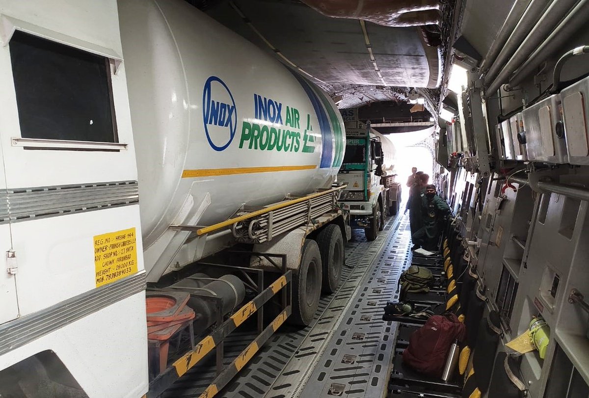 IAF_MCC's tweet photo. #IndiaFightsCorona

Air lift of empty cryogenic oxygen containers from different parts of the country is underway. After the task completion from Begumpet to Bhubaneswar &amp; Indore to Jamnagar, C-17 ac are air transporting the containers from Pune, Indore &amp; Jodhpur to Jamnagar. https://t.co/qlwc8I1IRv
