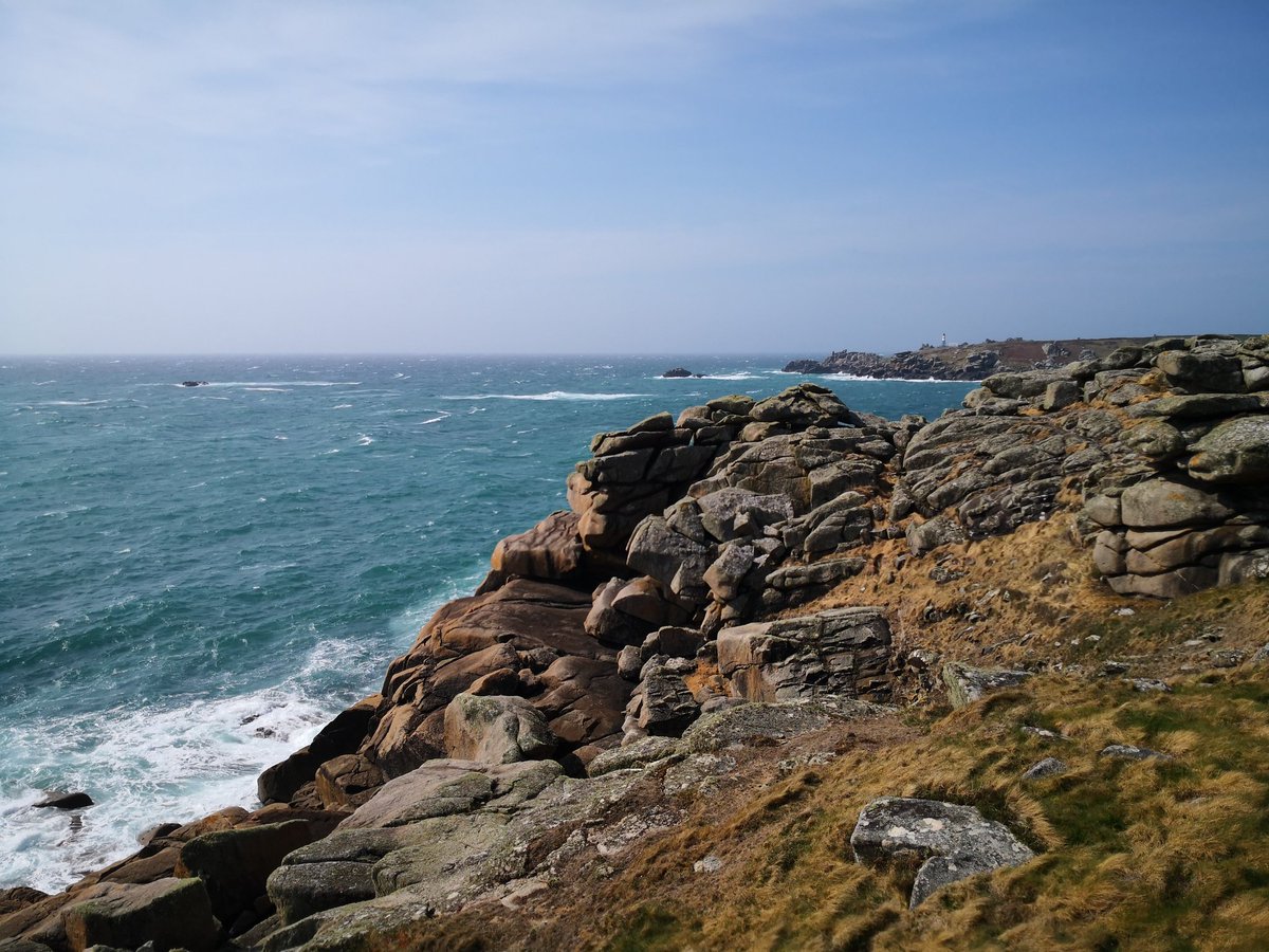 BareFoot_IOS's tweet photo. A beautifully blustery #Balloon kind of #Scilly day
🎈
The current winds are blowing lots of balloons onto our coast; these two were within metres of each other at #PorthHellick yesterday
😢
Even "accidental" escapes harm nature &amp; are litter
#BalloonsBlow #DontLetGo #IslandLife https://t.co/sljYSx4LfM