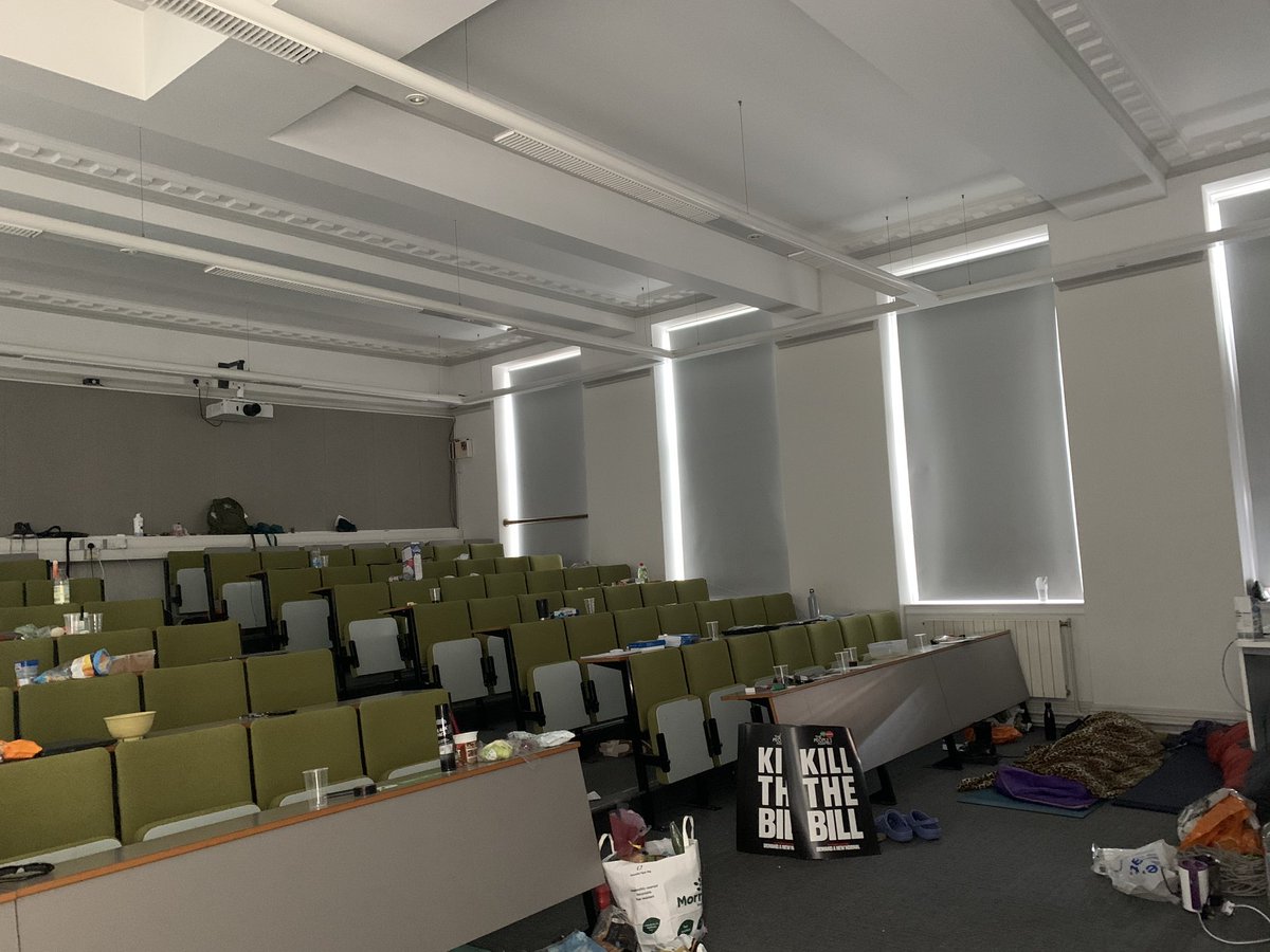 shattiemannon's tweet photo. Morning from Occupied Sam Alex! After a pretty horrible day yesterday from 3hrs sleep bc of security the night before to dealing with sexist SU execs, we all had a much much better night last night and a sleepy start to today. Pls do come down and say hi! #occupycampus https://t.co/52Fkk7lNAL