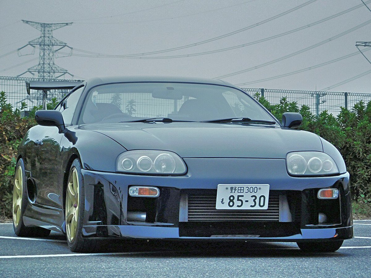 たみたん 拡散希望です 松戸で盗まれました 80スープラ ボディ黒 金色ホイール Gtウィング ドアはガルウィングで おっきいインタークーラーがバンパーから見えます ガルウィングの黒スープラはいないと思います 600馬力フルチューンです もし