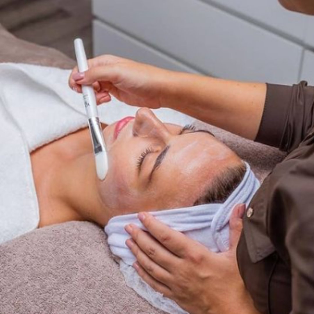 YonKaIreland's tweet photo. Who else is dreaming of when salons can open and our therapists can get back to doing what they love?  Tag your favourite Yon-Ka salon that you miss and can't wait to get back to!

#yonka #yonkaireland https://t.co/qjdujOcqs8