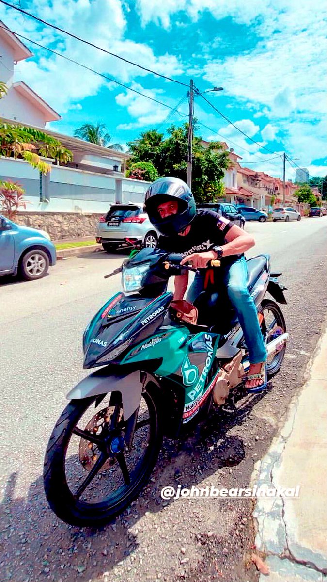 johnbearsinakal's tweet image. Kejarlah dingin bayu 
Suasana dingin sayu 
Cahaya di atas tar 
Siapa Raja?

#onxon
#rimsukan
#kamixramai 
#jenterapejuang 
#pencintaduaroda 
#ridemalamminggu
#salamtweedhardempatduakosong