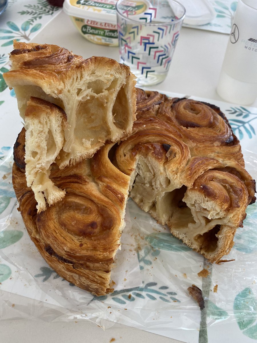 Raphael C. 🦾 (@raphaelchenol) on Twitter photo Et merci <a href="/labellevie_fr/">La belle vie</a>, même plus besoin de me déplacer à la Grande Épicerie pour ça 😍. On bouffe et on bouge pas, pas sûr que ce soit une très bonne équation 😅 Et merci <a href="/labellevie_fr/">La belle vie</a>, même plus besoin de me déplacer à la Grande Épicerie pour ça 😍. On bouffe et on bouge pas, pas sûr que ce soit une très bonne équation 😅