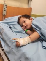 856Iliji's tweet photo. Zamolili bih vas za ReTvit.Ako ste u mogucnosti 856 na 3030 za oporavak naseg sina Ilije. https://t.co/oq3US1qrm4