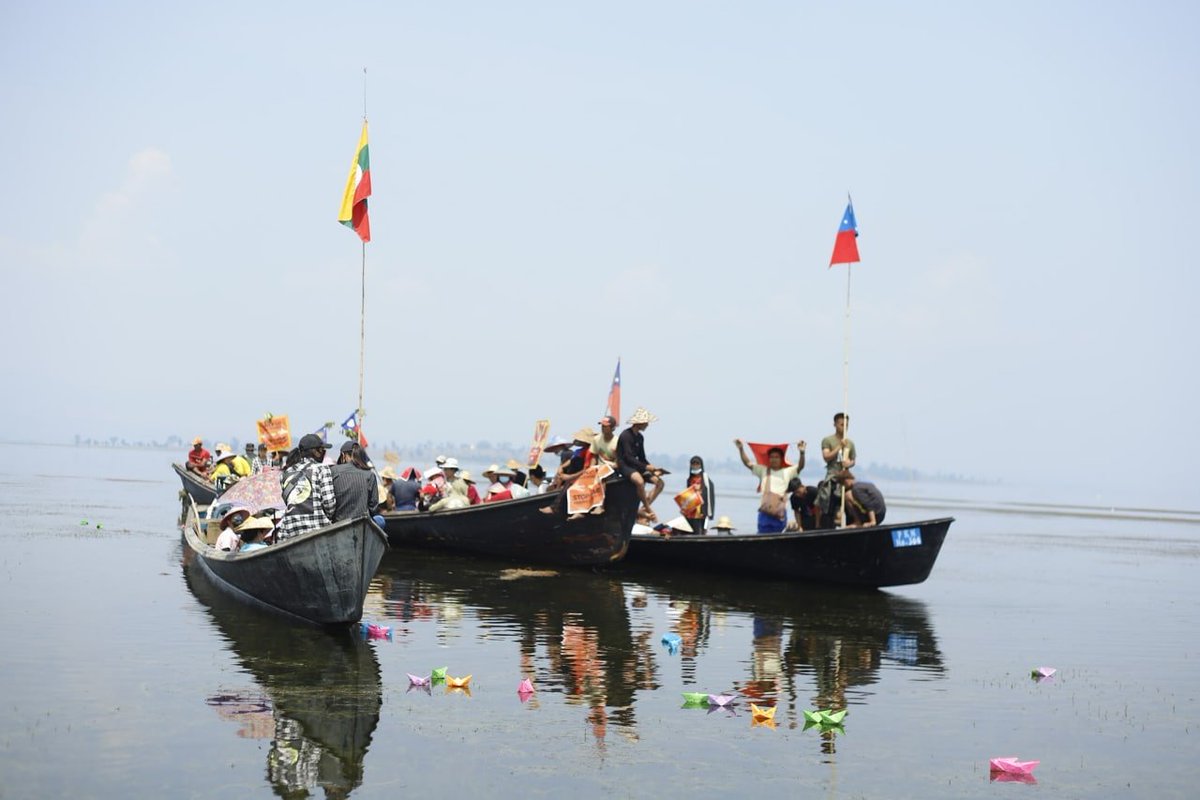 AyeAyesann's tweet photo. Floating Strike in #PhalKone against #MurdererMinAungHlaing today. Brave Civilians Protest On Land, On Mountain, On Water every day.
#Apr24Coup
#WhatsHappeningInMyanmar https://t.co/U0kxMwbBMK