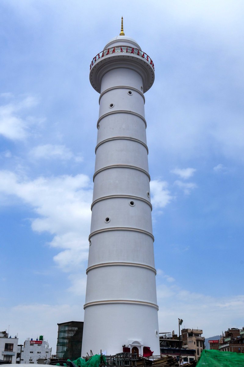 kpsharmaoli's tweet image. आज हामीले ऐतिहासिक पुनःनिर्मित धरहराको भब्य उद्घाटन गरेका छौँ । यस क्षणमा म अत्यन्त हर्षित छु । हर्षको यस क्षणमा म सम्पूर्ण नेपाली दिदीबहिनी दाजुभाइहरुमा हार्दिक बधाई दिन चाहन्छु । दिनरात खटेर सफलताको यस बिन्दुसम्म ल्याइपुर्याउनुहुने सबैमा हार्दिक धन्यवाद दिन चाहन्छु ।