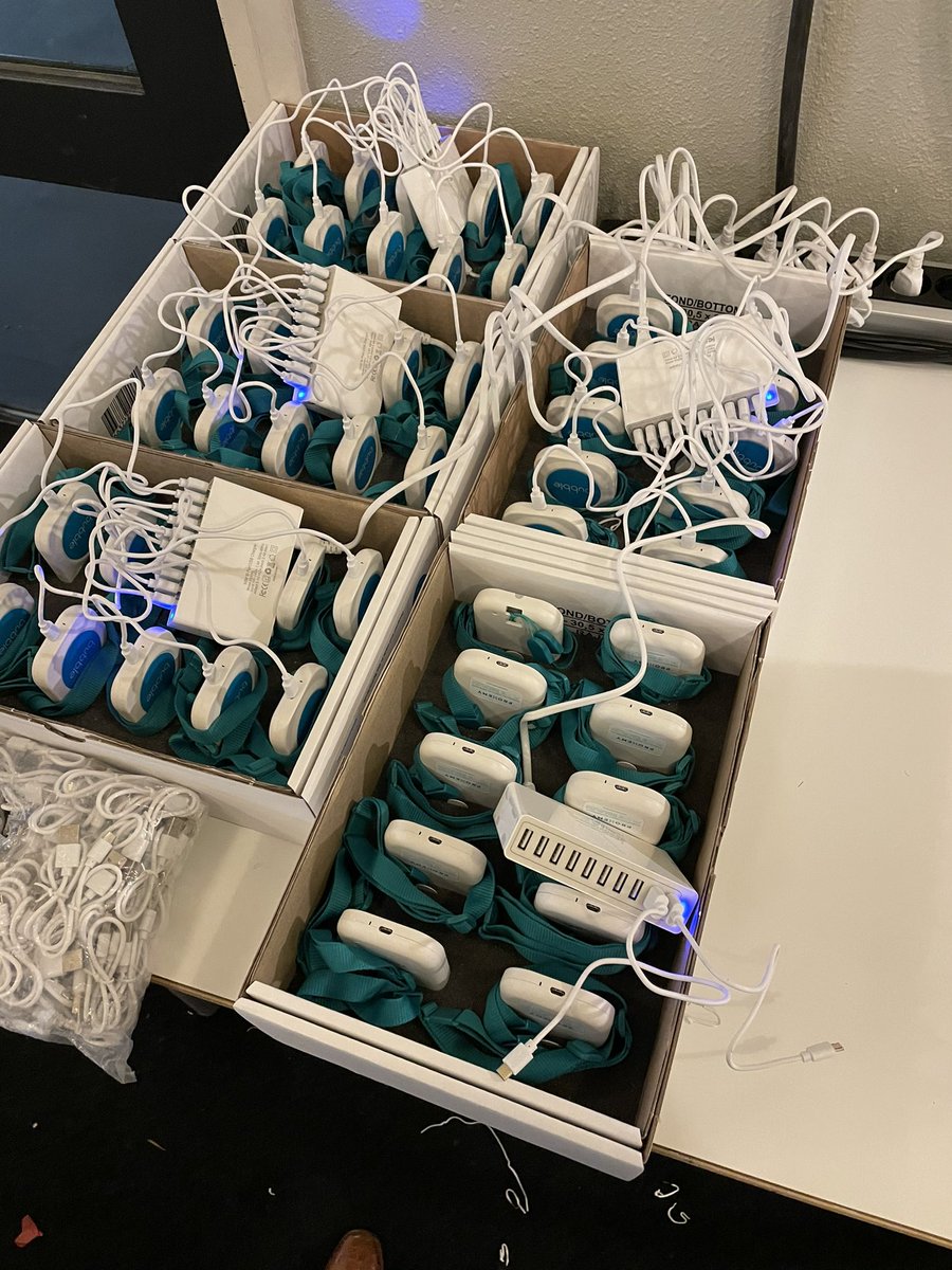 Lange dagen in Den Bosch tijdens The Dutch Masters - <a href="/IndoorBrabant/">The Dutch Masters - Indoor Brabant</a>. De <a href="/BestronicsNL/">BESTRONICS NL</a> Bubble werkt fantastisch en mensen blijven mooi op 1,5 afstand. De sfeer blijft er wel lekker in en de catering en organisatie is 🔝!!