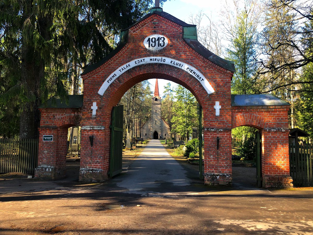 vkoralis's tweet image. Šodien satikāmies Jelgavas Meža kapos, atvadoties no kādas mamiņas un ļoti cienījamas skolotājas. Lai mūžīgs miers! 🙏
Priecīgāki notikumi- ticu.lv
#atvadas #pavadīšana #bēres #funeral #jelgava #mežakapi  #mācītājs #privātprakse