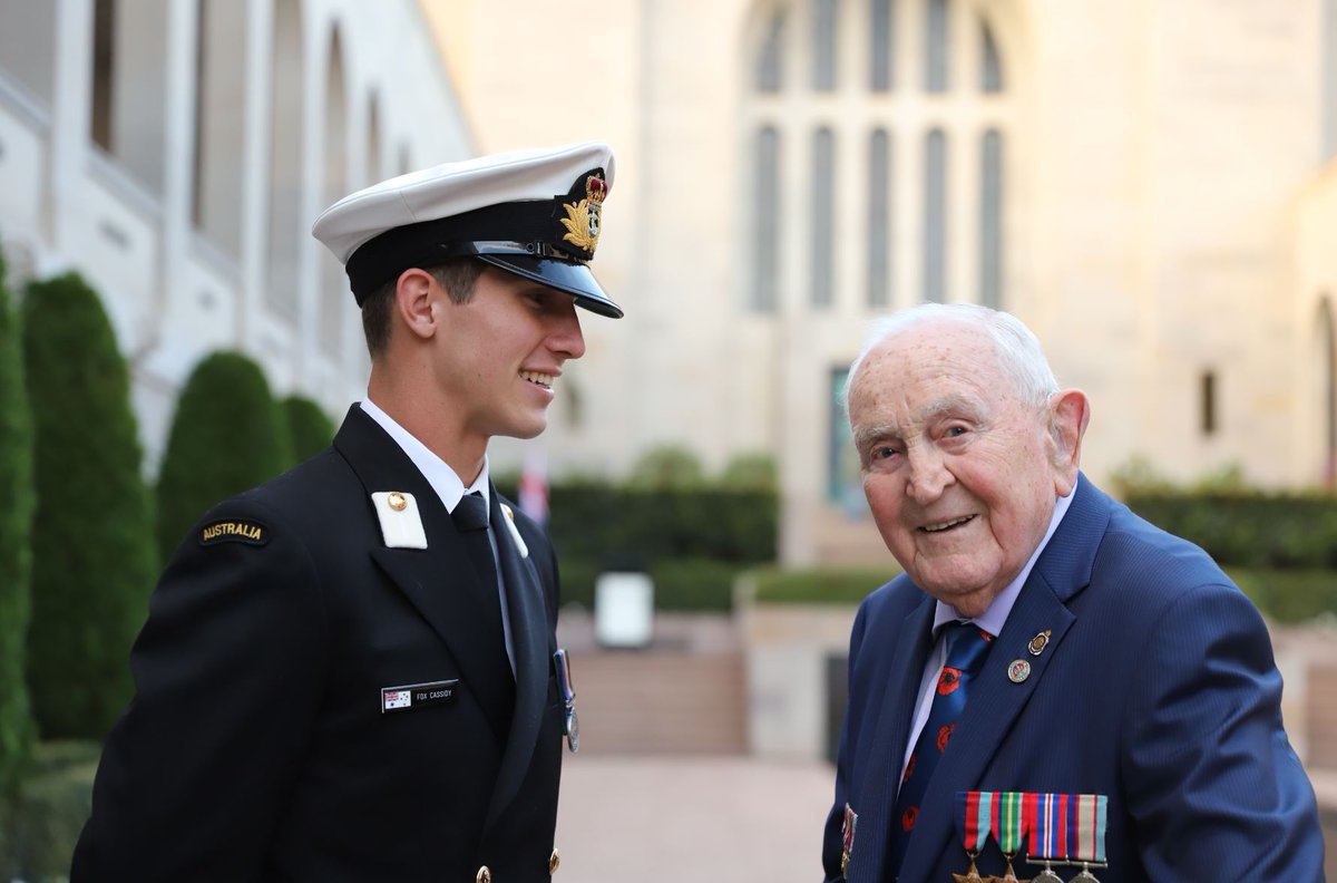 AWMemorial's tweet image. At this evening’s Last Post Ceremony the Memorial was delighted to welcome back Second World War veteran Gordon Richardson. He said he thoroughly missed being able to attend the Anzac Day ceremonies last year and is happy to commemorate again in Canberra this year. #AnzacDay